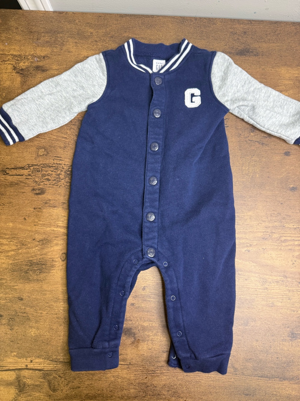 ⭐️5 for $20⭐️ GAP Baby Navy and White Striped Romper 6-12M